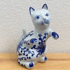 Vintage Blue & White Porcelain Cat Standing with Paws Out 8” Cat Figurine